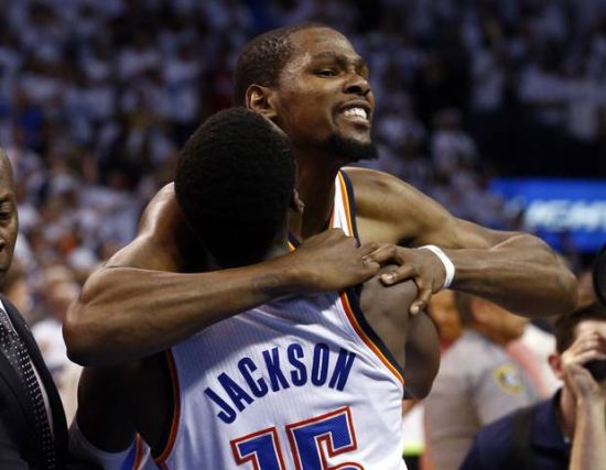 国乒8比1横扫日本队实现三连冠，林诗栋2-1胜张本智和哽咽致谢（国乒8-1大胜日本豪取三连冠，林诗栋2-1力克张本智和赛后哽咽致谢）