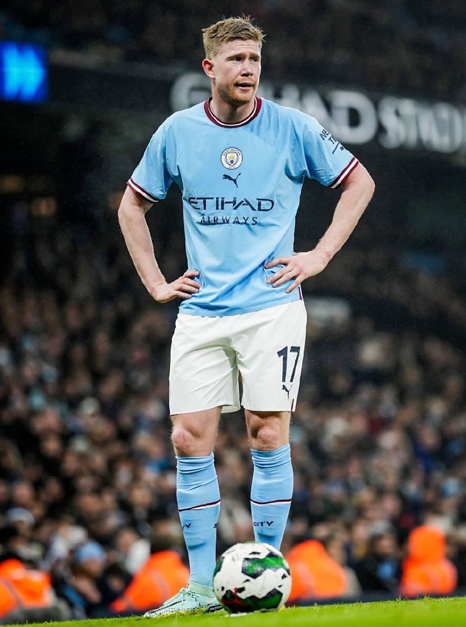 记者：米兰将与莱万经纪人会面讨论转会，伊布支持这一交易（米兰计划与莱万经纪人洽谈转会，伊布力挺此交易）