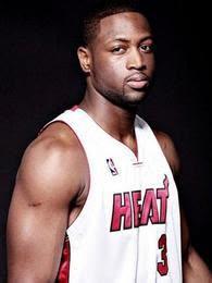 雅虎：有消息称一家中国俱乐部向拉斐尔开出很丰厚的合同报价（雅虎：传中国俱乐部向拉斐尔奉上高薪合同报价）