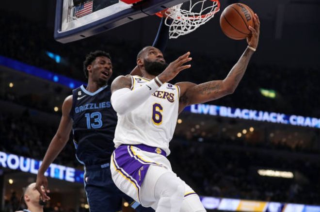 尤文vs乌迪内斯：伊尔迪兹、乔纳森-戴维首发，麦肯尼出战（尤文迎战乌迪内斯：伊尔迪兹、乔纳森-戴维首发，麦肯尼在列）