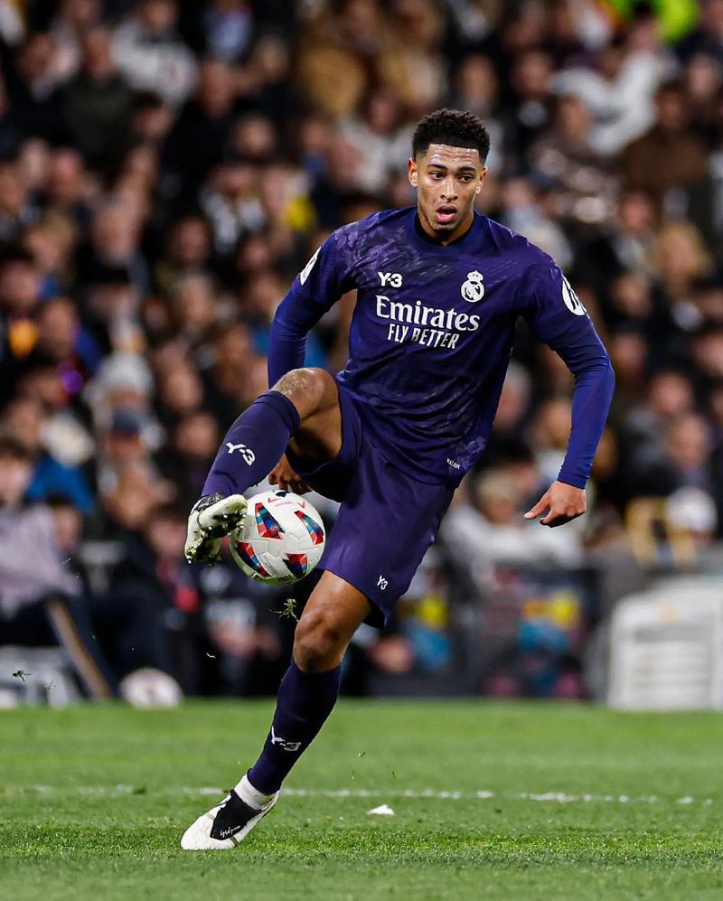 火箭欲用申京加两首轮换字母哥，模拟胜率升至六成五（火箭或以申京+两枚首轮换来字母哥，模型胜率预估达65%）