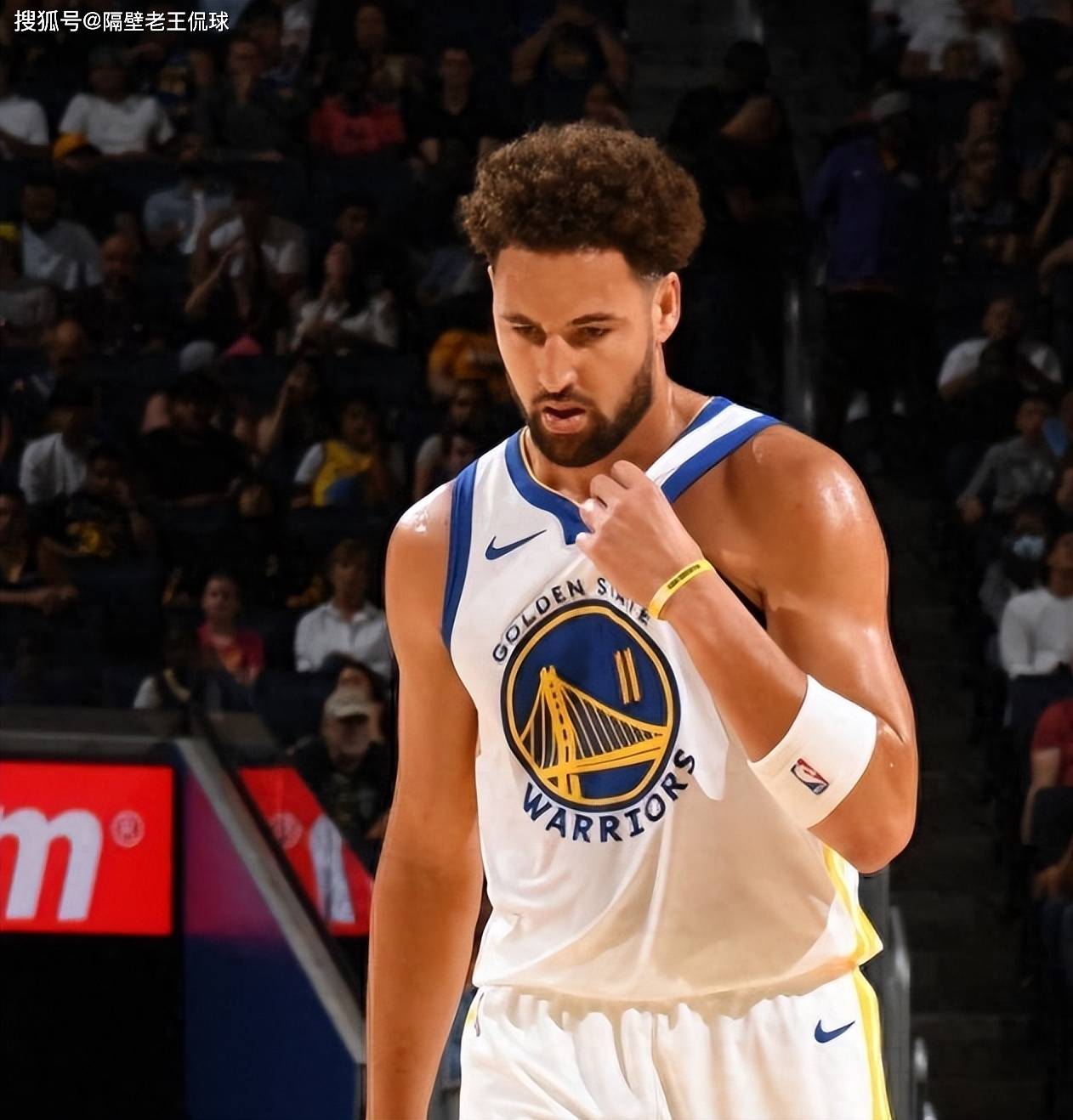 22／23赛季以来顶级前锋越位数：哈兰德仅18次，C罗143次（22／23至今顶级前锋越位次数对比：哈兰德18次 vs C罗143次）