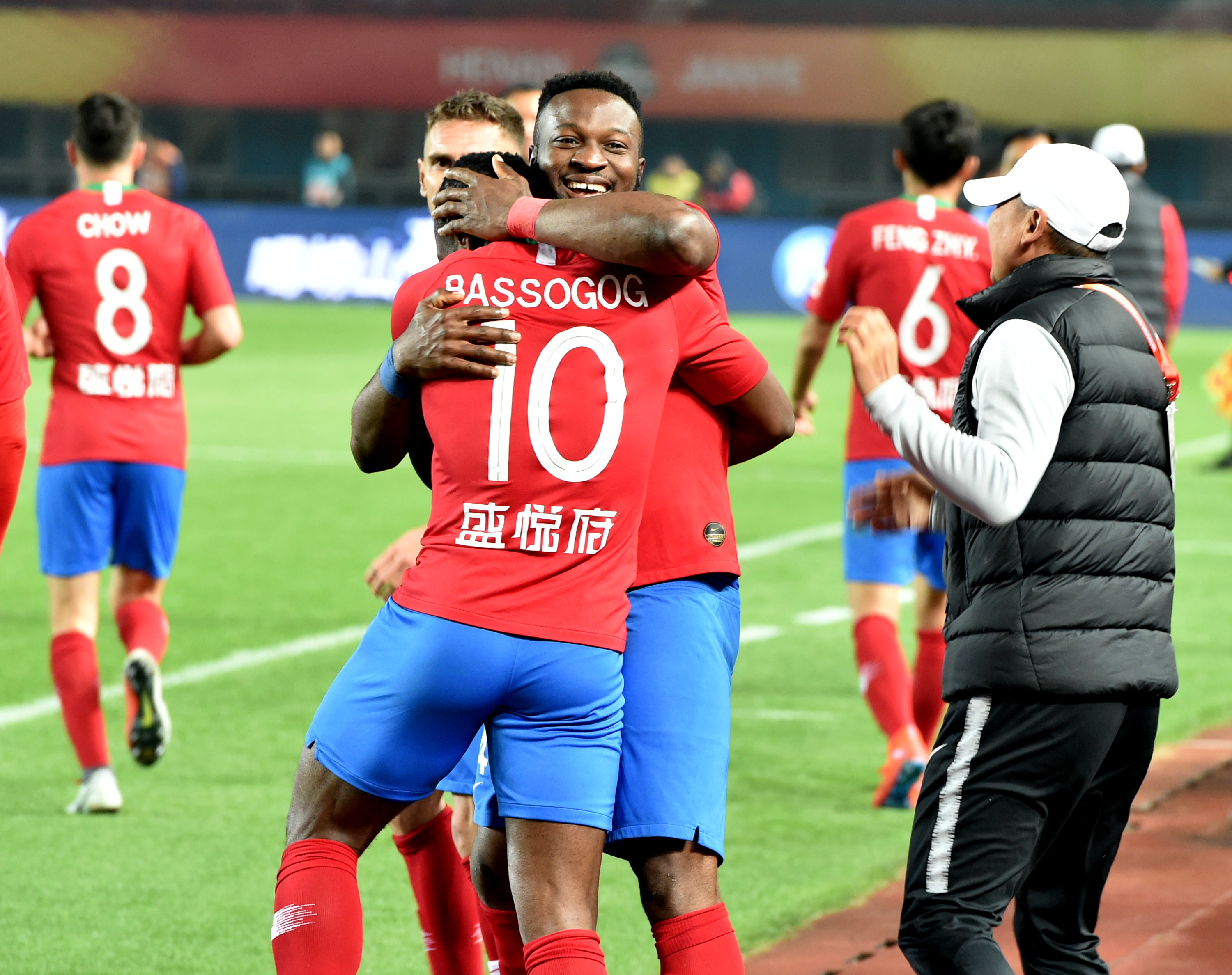 近4届欧预赛+世预赛射手榜：凯恩40球第1，C罗32球第2（近四届欧预赛与世预赛进球榜：凯恩40球居首，C罗32球次席）